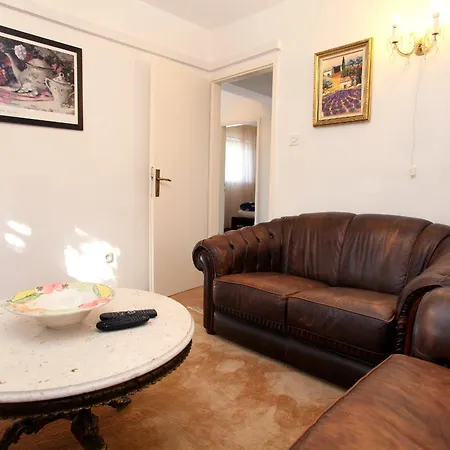Apartments By The Sea Seget Vranjica, Trogir - 980